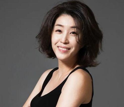 金美京年轻的母亲照片,年轻母亲时光的珍贵定格