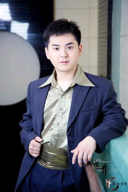 京剧演员杨少鹏,传承经典，演绎人生