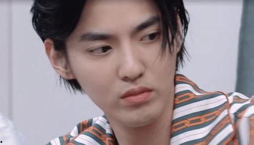 潘玮柏搞笑担当,笑点满满，搞笑担当，带你领略音乐与幽默的完美融合