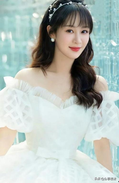 明星图像杨紫,青春绽放，演绎璀璨星途