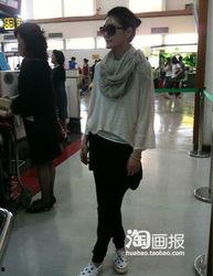 大s机场生活照,展现明星日常风采